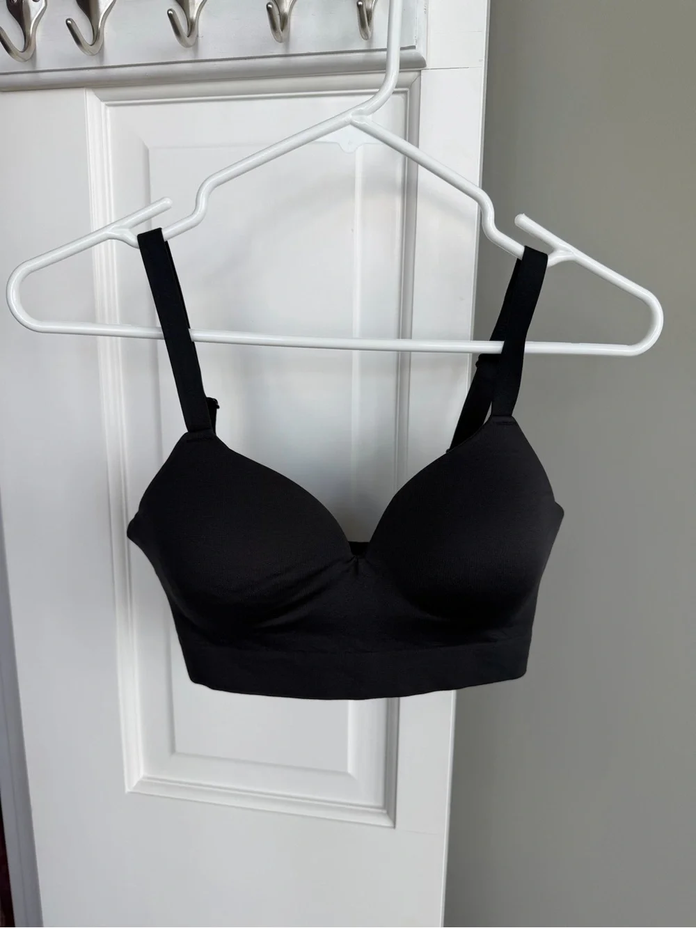 Truekind Modern Wireless Shaping Bra Black Small